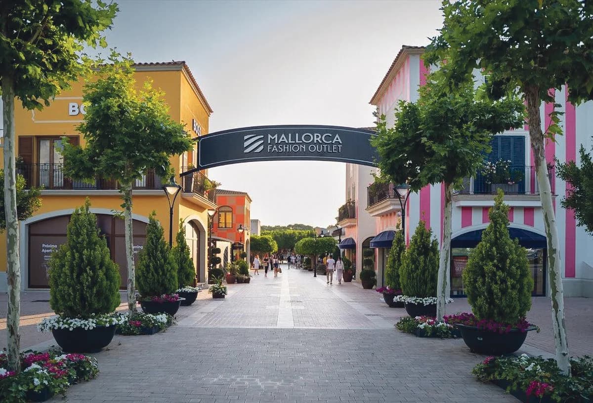 Galeriebild 1 von Mallorca Fashion Outlet Marratxí – firma gallery 87 1780576163997
