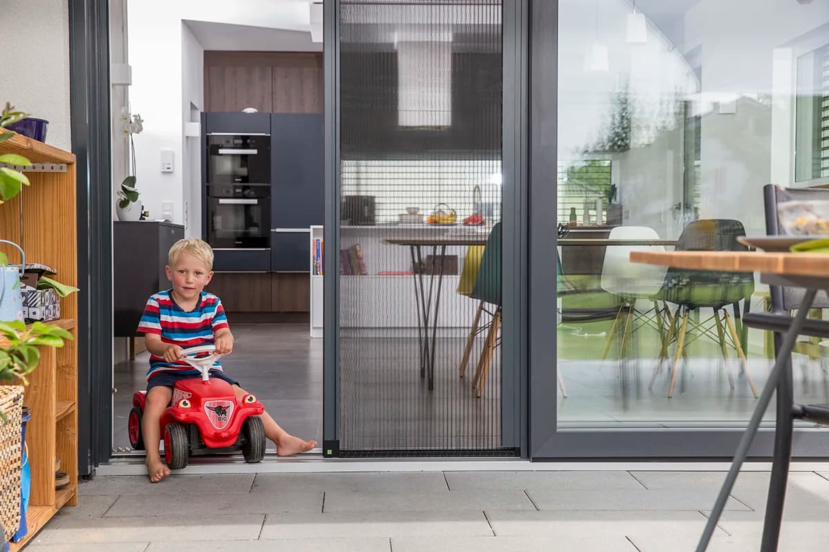 Galeriebild von Netec Mosquiteras für Fenster, Türen & Terrassen
