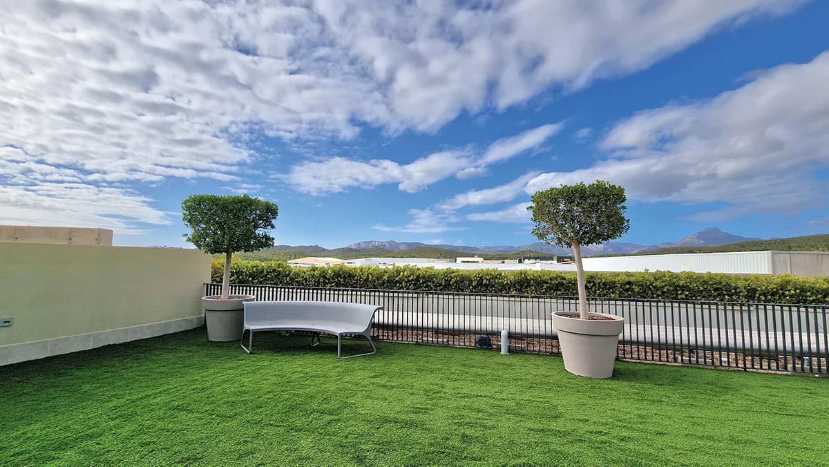 Galeriebild von Top Green Mallorca – Premium-Kunstrasen für Garten