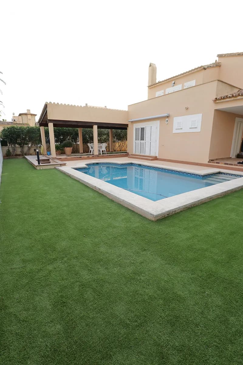 Galeriebild von Top Green Mallorca – Premium-Kunstrasen für Garten