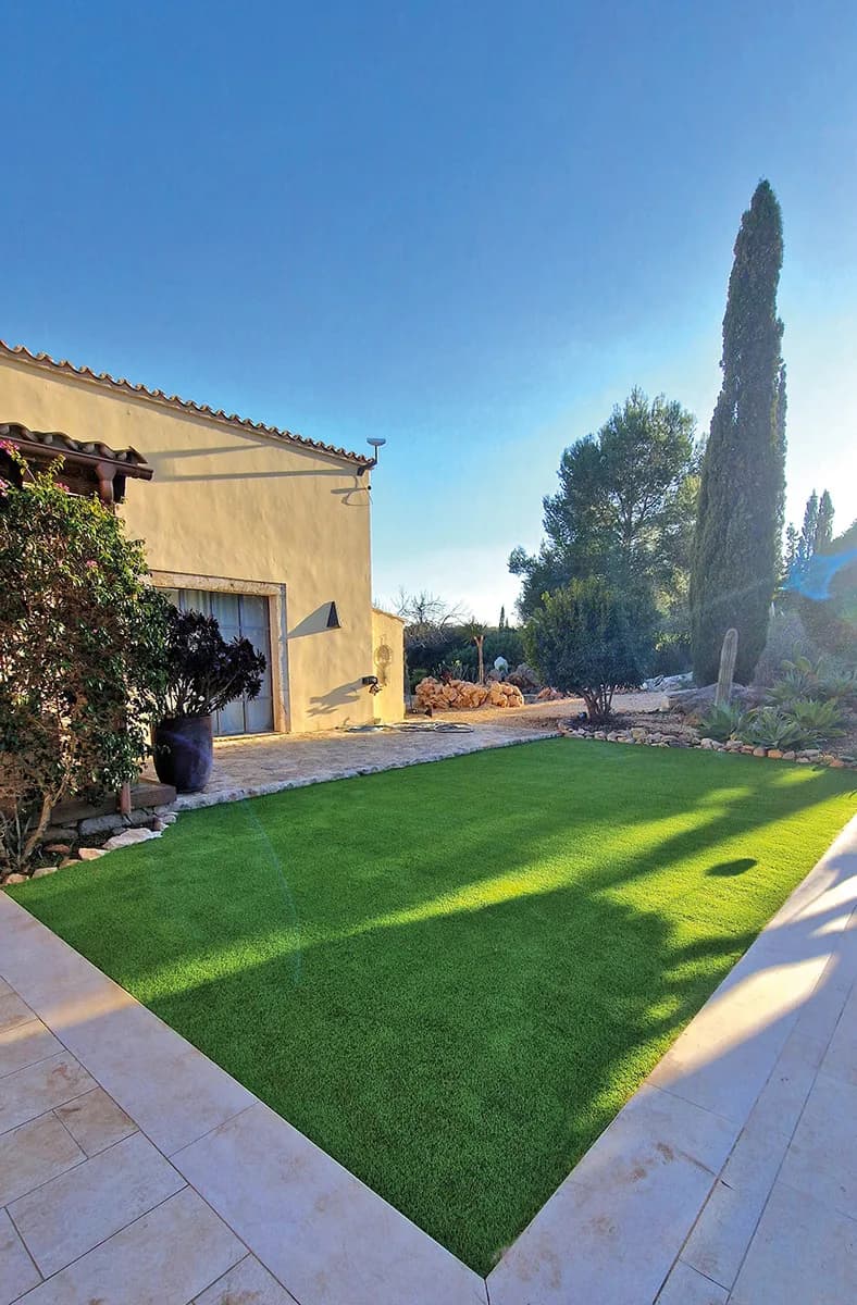 Galeriebild von Top Green Mallorca – Premium-Kunstrasen für Garten