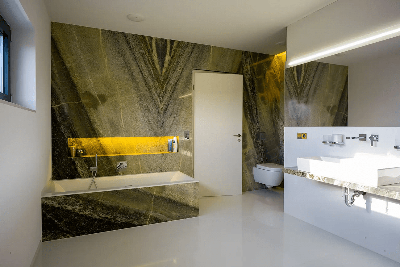 Gallery: uwe petry gallery 3