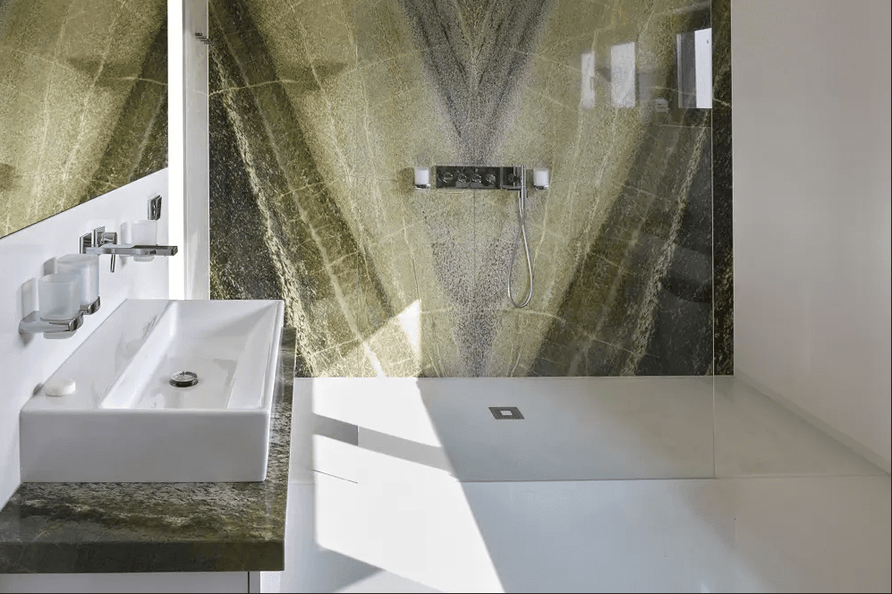Gallery: uwe petry gallery 4